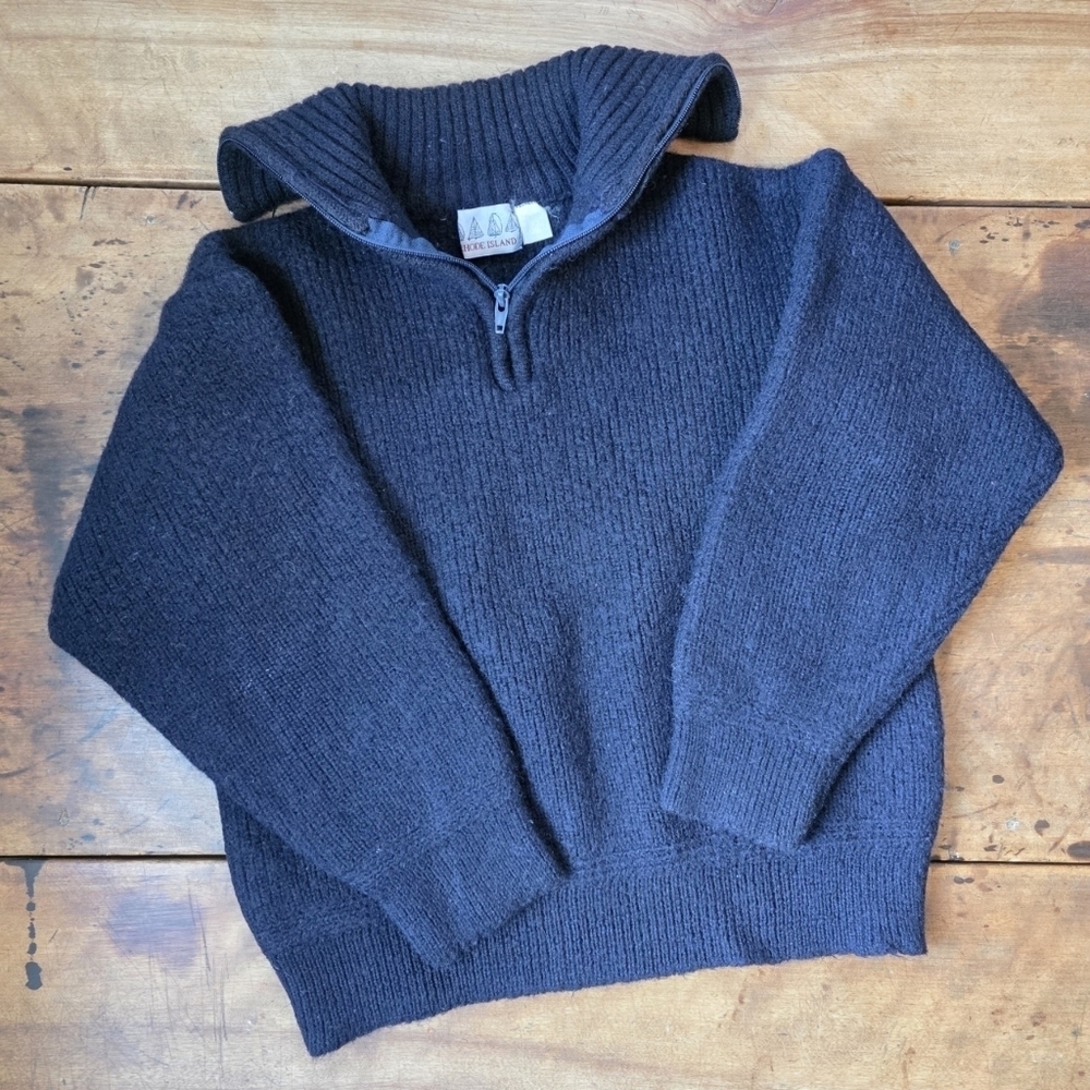 Rhode Island 100% Pure New Wool Sweater – Kids/Unisex Size L – Navy Blue 